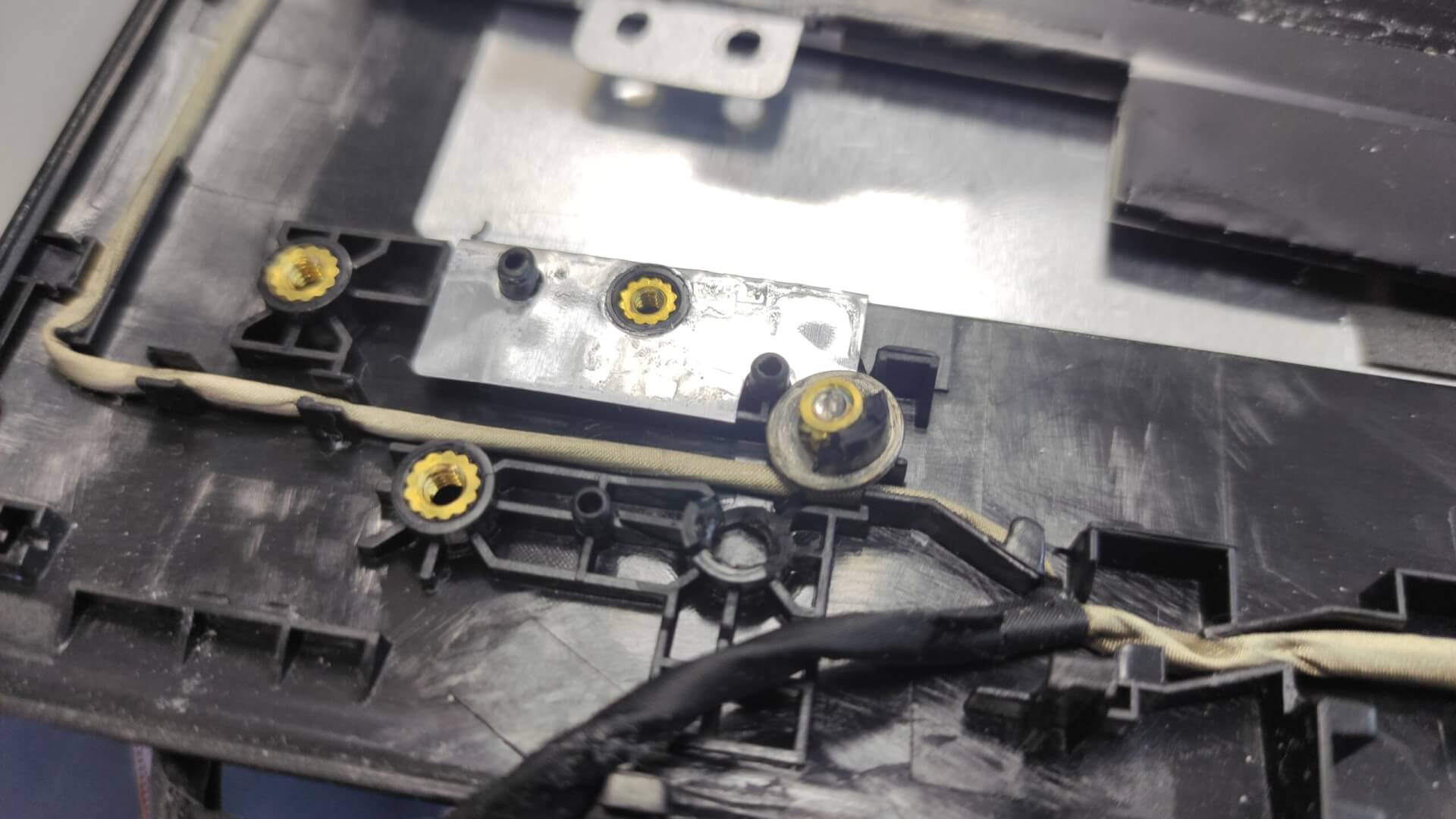 Самостоятельный ремонт корпуса ноутбука